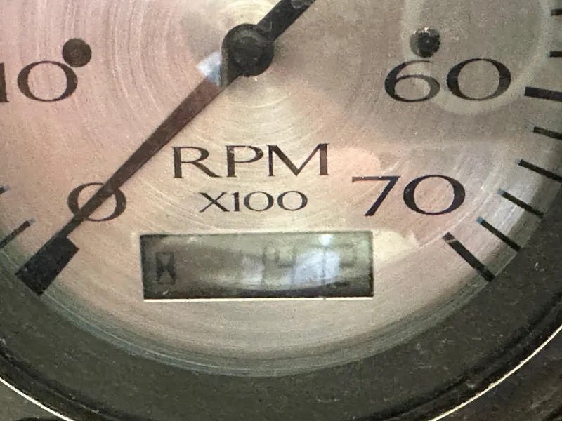 Slide: The Image of Close-up of RPM gauge from 2018 Bennington 21 SSRCX Premium boat. - 12