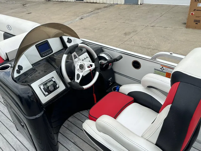 Slide: The Image of South Bay 500 Cruise Series 522CR 2014 - 7