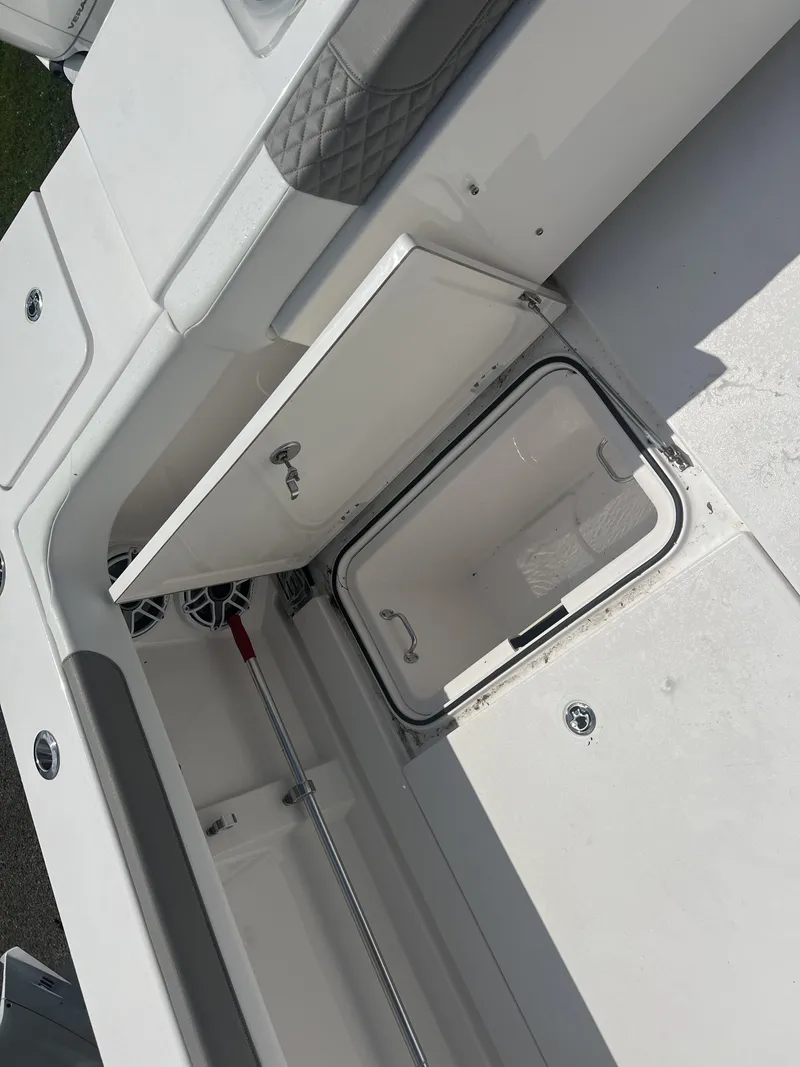 Slide: The Image of Caymas 34 CT 2024 - 12