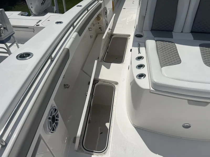 Slide: The Image of Caymas 34 CT 2024 - 9