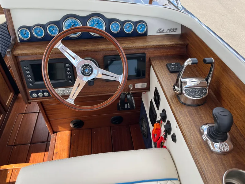 Slide: The Image of Stancraft 290 Rivelle 2019 - 16