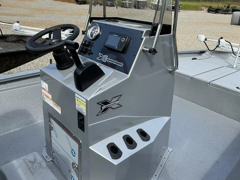 Slide: The Image of Xpress Hyper-Lift Bay Series 210 BAY-175 HP 2025 - 5