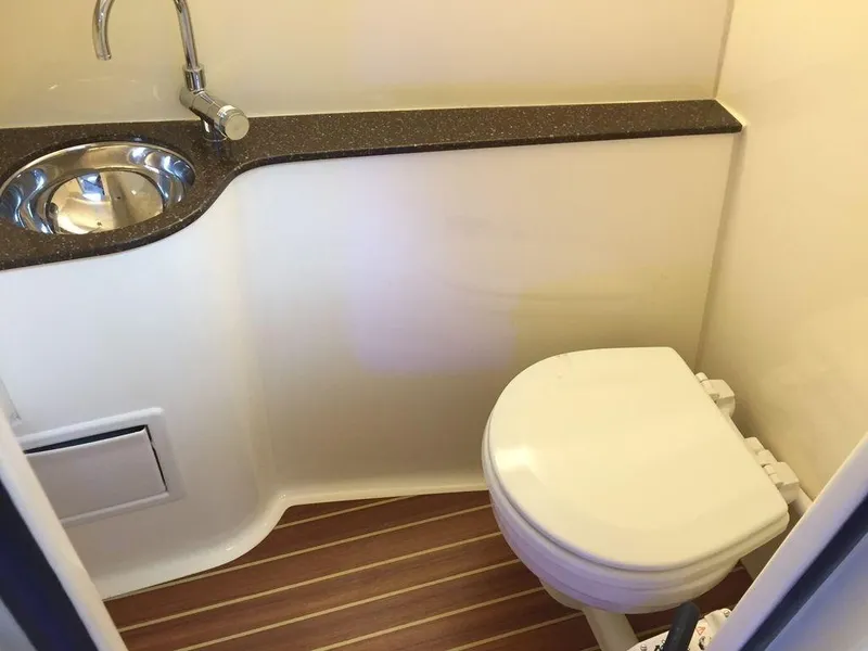 Slide: The Image of Scout 255 Dorado 2018 - 12