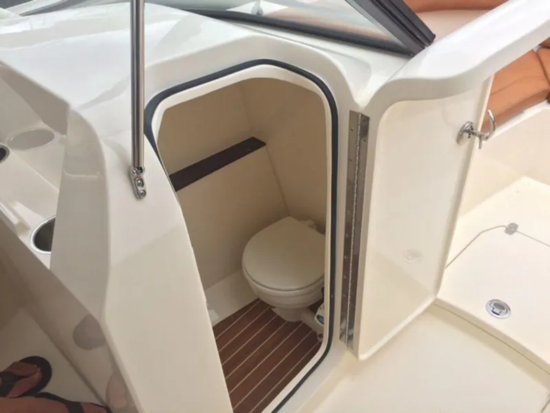 Slide: The Image of Scout 255 Dorado 2018 - 17