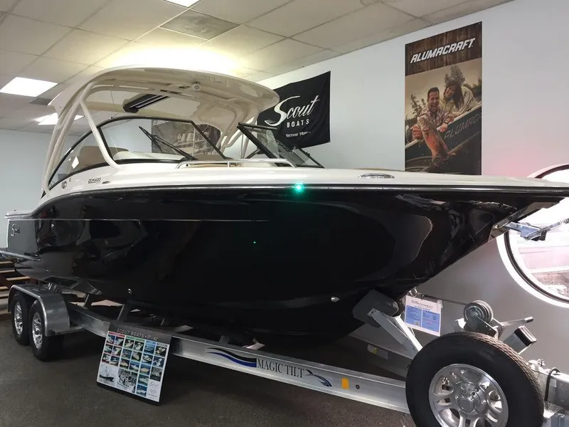 Slide: The Image of Scout 255 Dorado 2018 - 4