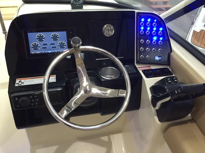 Slide: The Image of Scout 255 Dorado 2018 - 5