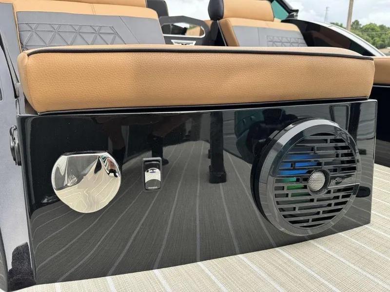 Slide: The Image of Trifecta 25SPORT RL9 DC 3.0+ 2025 - 30