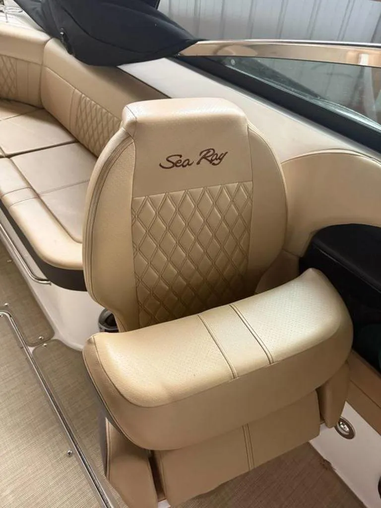 Slide: The Image of Sea Ray SLX 280 2023 - 10