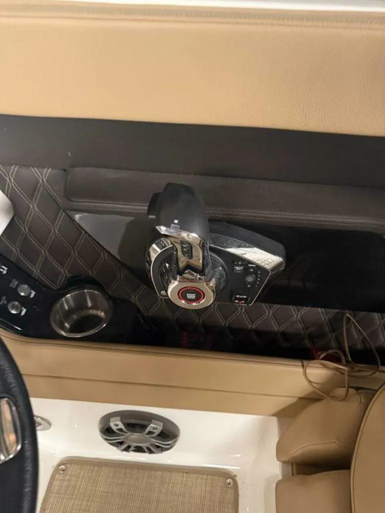 Slide: The Image of Sea Ray SLX 280 2023 - 4