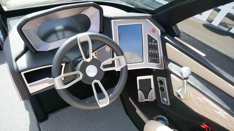 Slide: The Image of MasterCraft X24 2022 - 10