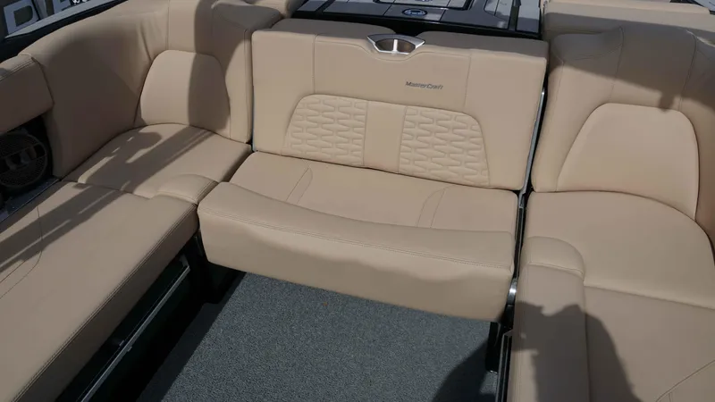 Slide: The Image of MasterCraft X24 2022 - 12