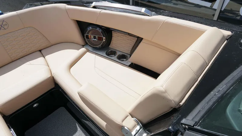 Slide: The Image of MasterCraft X24 2022 - 16