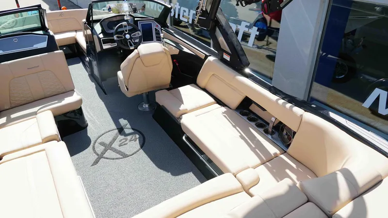 Slide: The Image of MasterCraft X24 2022 - 7