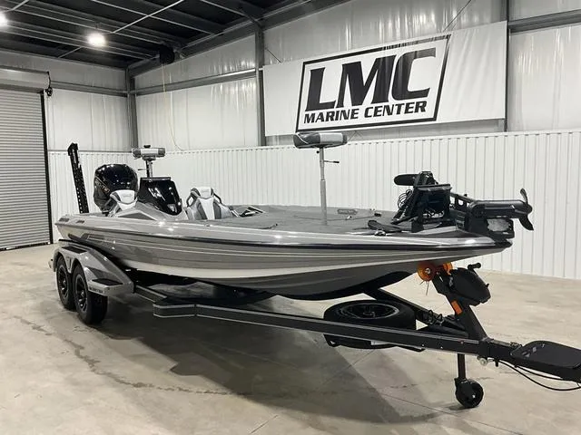 Slide: The Image of 2025 Skeeter FXR21L bass boat in showroom at LMC Marine Center. - 6