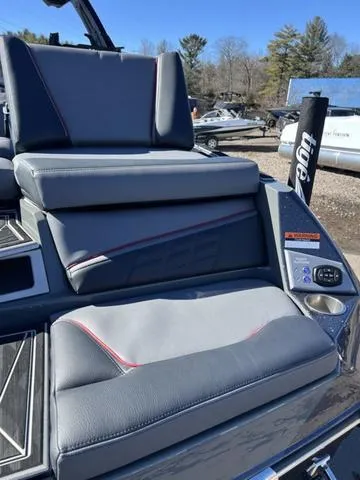 Slide: The Image of Tigé 23ZX 2024 - 7