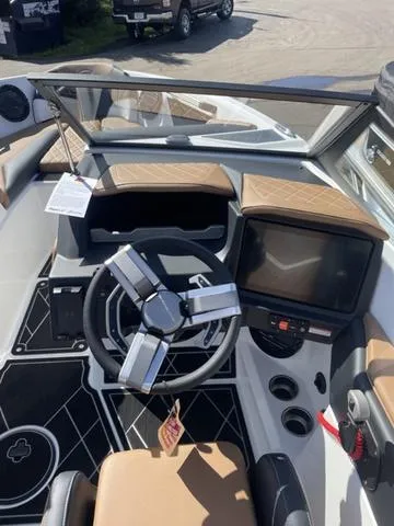 Slide: The Image of Tigé Z1 2024 - 14