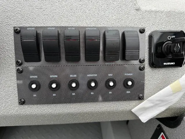 Slide: The Image of SeaArk Big Easy / SUZUKI DF250 2025 - 11