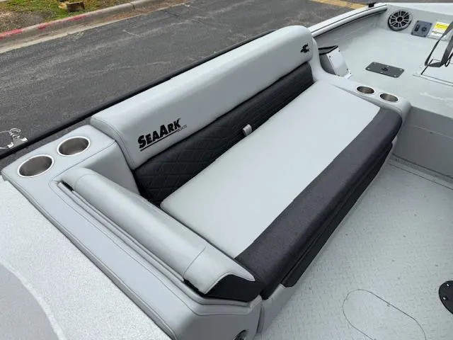 Slide: The Image of SeaArk Big Easy / SUZUKI DF250 2025 - 21