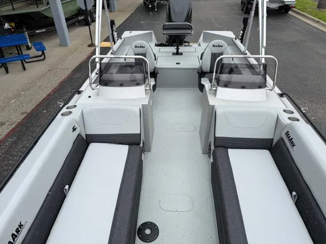 Slide: The Image of SeaArk Big Easy / SUZUKI DF250 2025 - 30