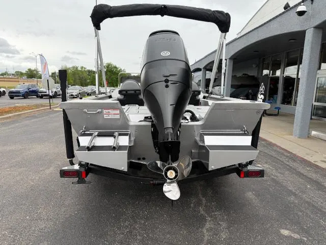 Slide: The Image of SeaArk Big Easy / SUZUKI DF250 2025 - 4