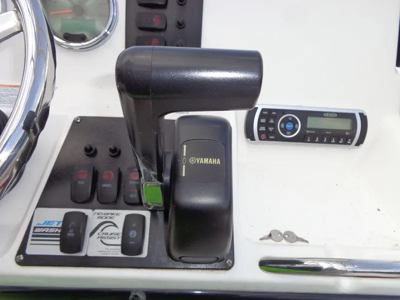 Slide: The Image of Yamaha 190 FSH 2017 - 22