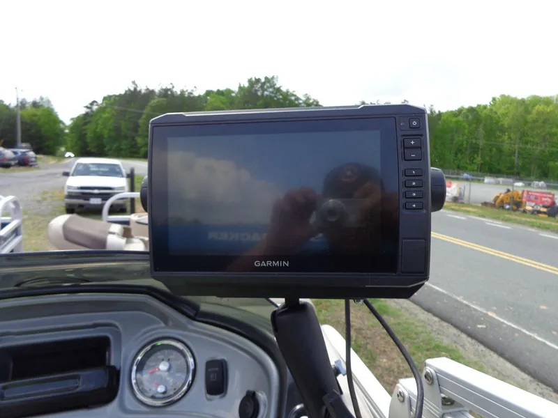 Slide: The Image of Garmin display on 2019 Sun Tracker Fishin' Barge 22 DLX boat dashboard. - 32