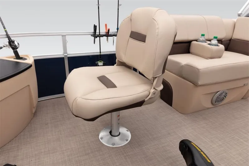 Slide: The Image of Sun Tracker Fishin' Barge 22 DLX 2019 - 63