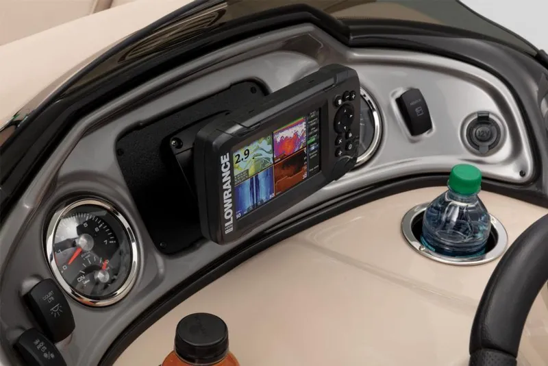 Slide: The Image of Sun Tracker Fishin' Barge 22 DLX 2019 - 79