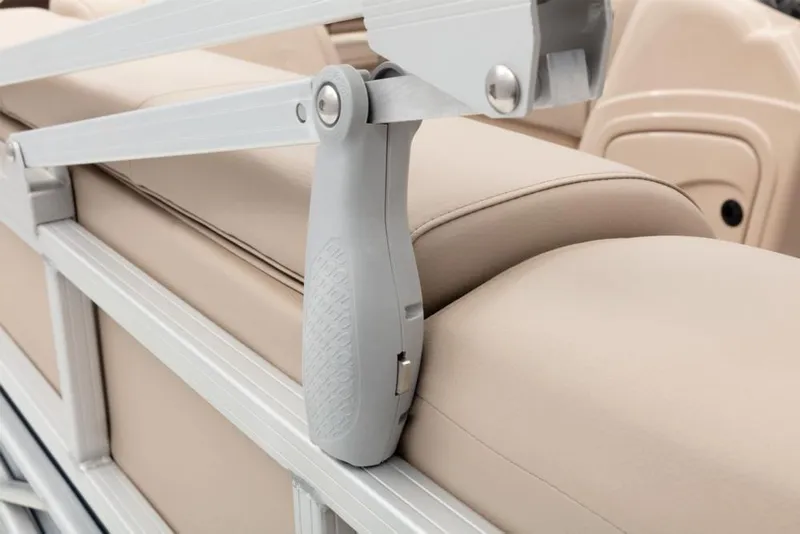 Slide: The Image of Sun Tracker Fishin' Barge 22 DLX 2019 - 93