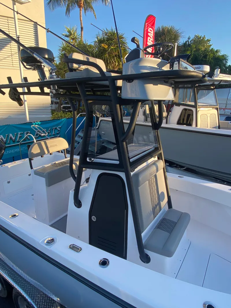 Slide: The Image of Reef Runner 280 Open 2026 - 10