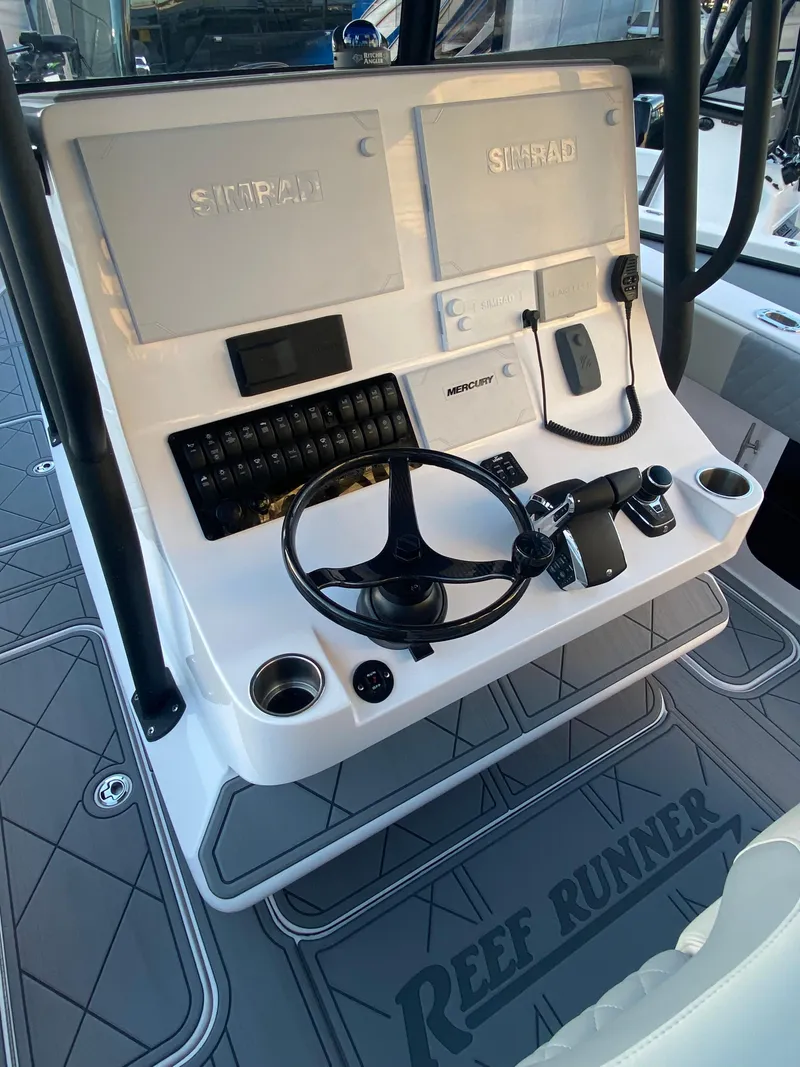 Slide: The Image of Reef Runner 280 Open 2026 - 11