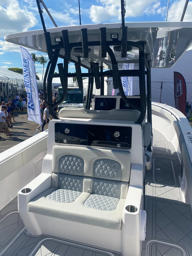 Slide: The Image of Reef Runner 280 Open 2026 - 14