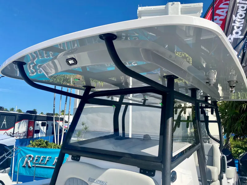 Slide: The Image of Reef Runner 280 Open 2026 - 16