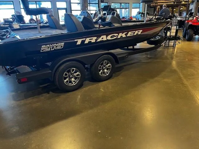 Slide: The Image of Tracker Savage 215 2025 - 95