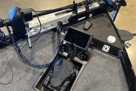 Slide: The Image of Tracker Savage 215 2025 - 96