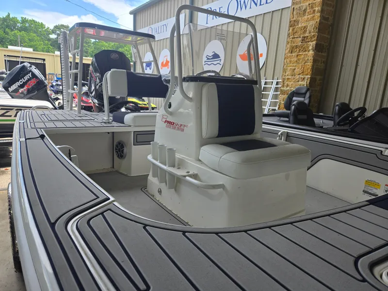 Slide: The Image of Mako 18 Pro Skiff Patriot Edition 2025 - 86