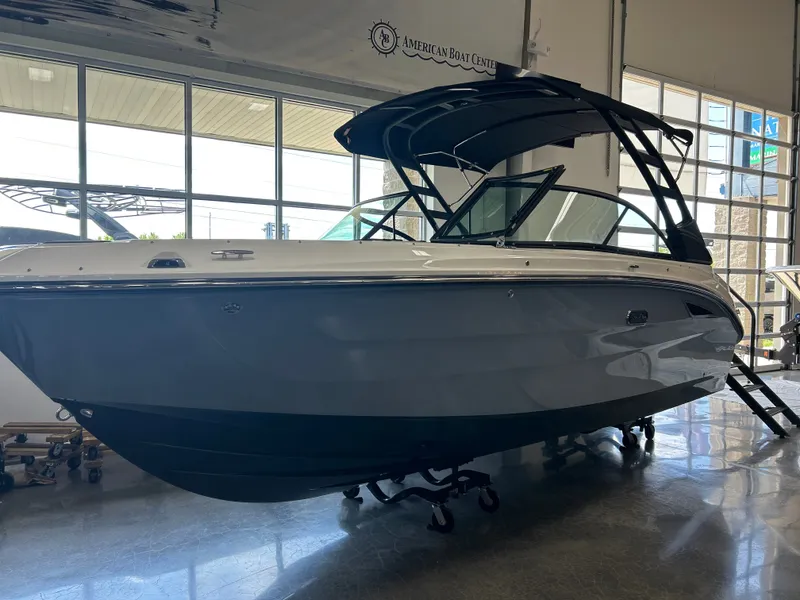 The Image of Sea Ray SDX 230 2026 - 0