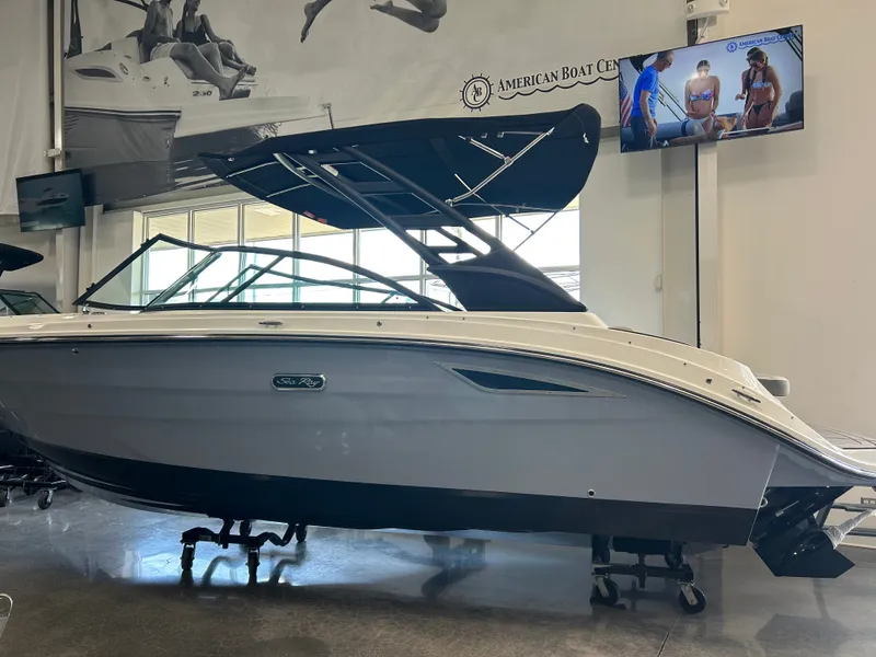 Slide: The Image of Sea Ray SDX 230 2026 - 1