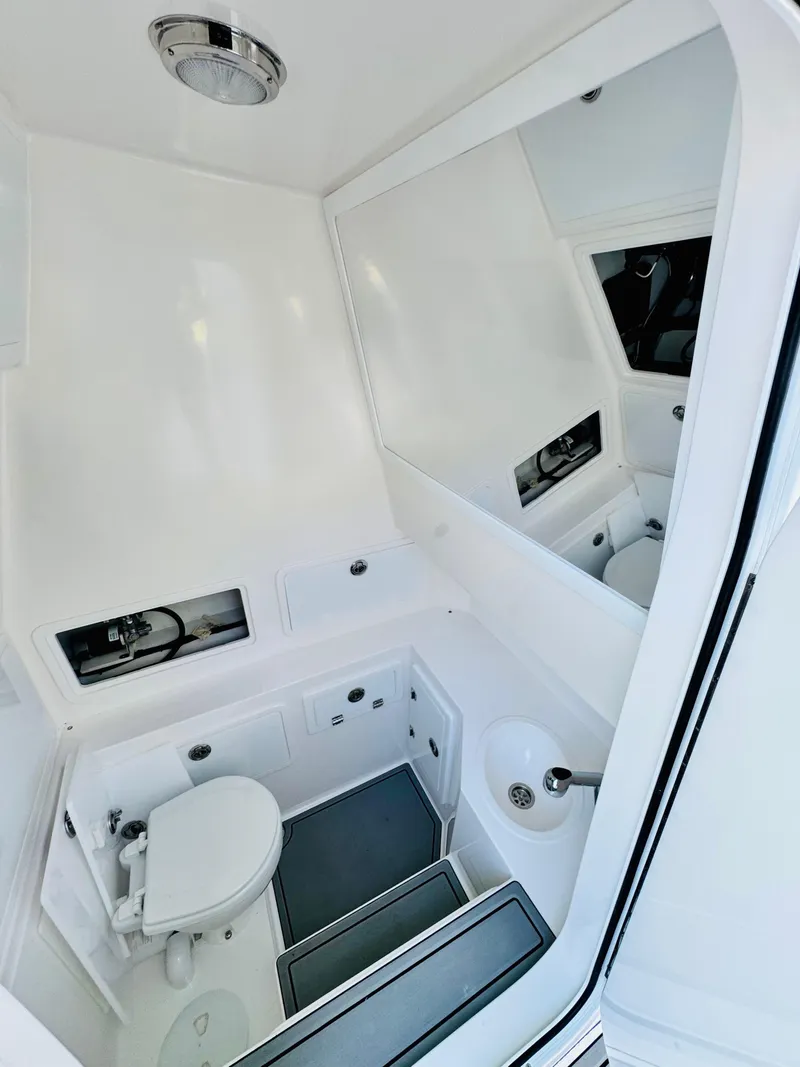 Slide: The Image of Reef Runner 340 Open 2026 - 10