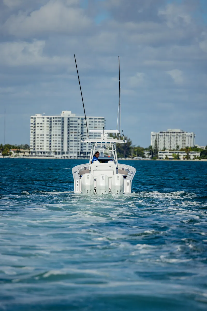 Slide: The Image of Reef Runner 340 Open 2026 - 16