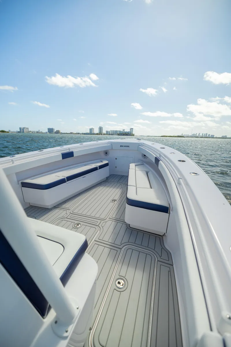 Slide: The Image of Reef Runner 340 Open 2026 - 18