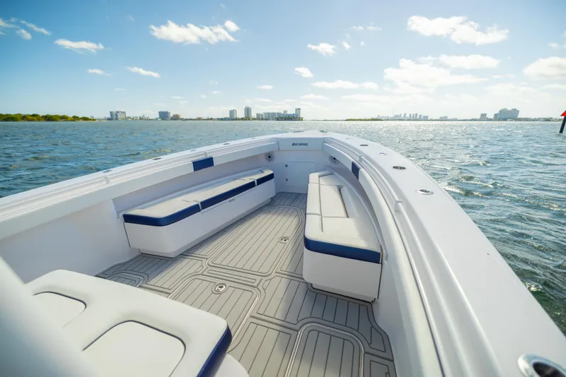 Slide: The Image of Reef Runner 340 Open 2026 - 3