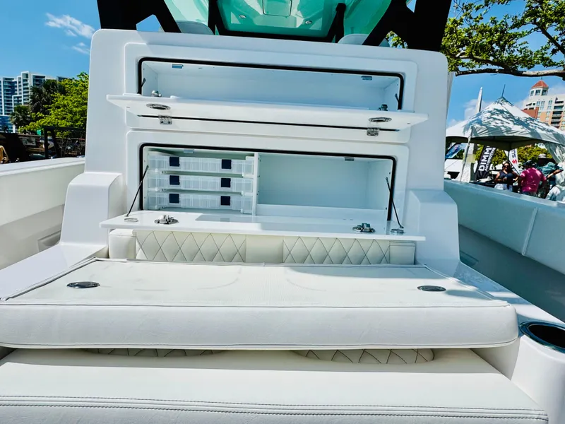 Slide: The Image of Reef Runner 340 Open 2026 - 9