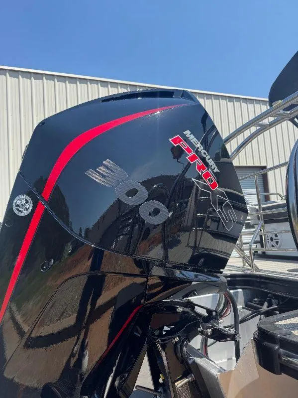 Slide: The Image of 2022 Starcraft SLS 3 Q DH boat engine, Mercury Pro 300, black with red accents. - 7