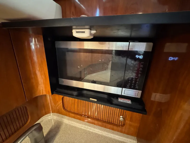 Slide: The Image of 21 2004 Sea Ray 390 Galley Microwave - 22