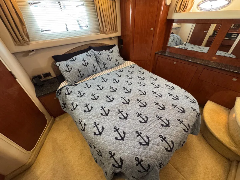 Slide: The Image of 36 2004 Sea Ray 390 Owners Aft Stateroom - 37