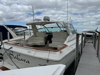 Slide: The Image of Sea Ray 390 Express Cruiser 1990 - 61