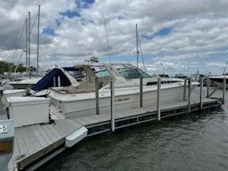 Slide: The Image of Sea Ray 390 Express Cruiser 1990 - 62