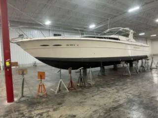 Slide: The Image of Sea Ray 390 Express Cruiser 1990 - 64