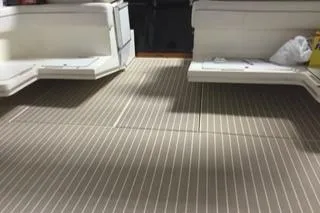 Slide: The Image of Sea Ray 390 Express Cruiser 1990 - 73